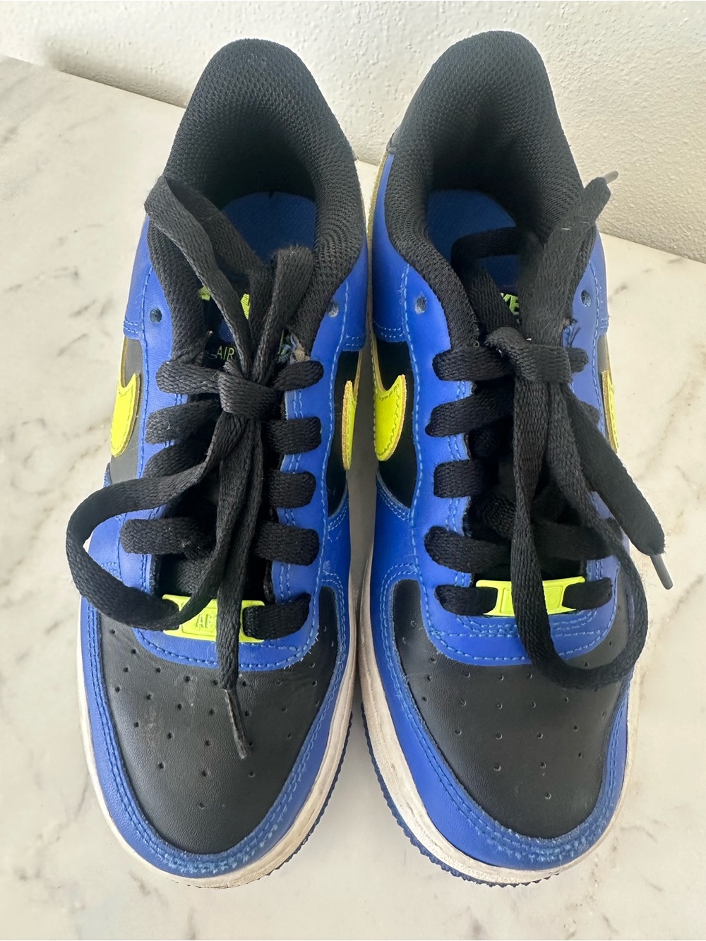 Kids Low-Top Sneakers in Blue, Black & Yellow by Nike